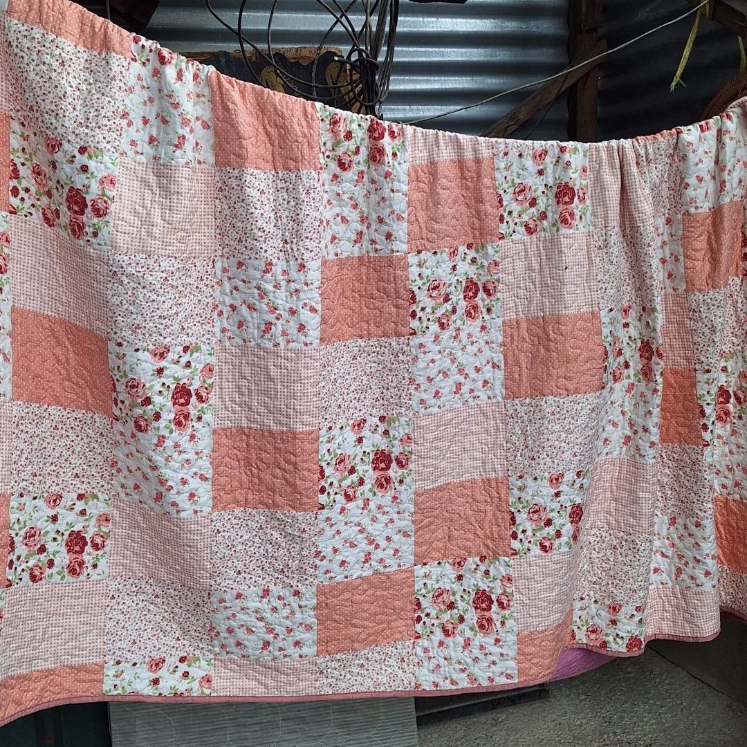 PINK QUILT PATCHWORK COMFORTER (Category: Bedding & Towels) located in Mandaluyong City. Submitted by strawfhairy (Listing ID 1446685761, Image 2). Description: interest check for this pink quilt patchwork comforter? 𓂃 𓈒𓏸🪷 ~ mine for 699 + sf (AU) ~ malaki size.