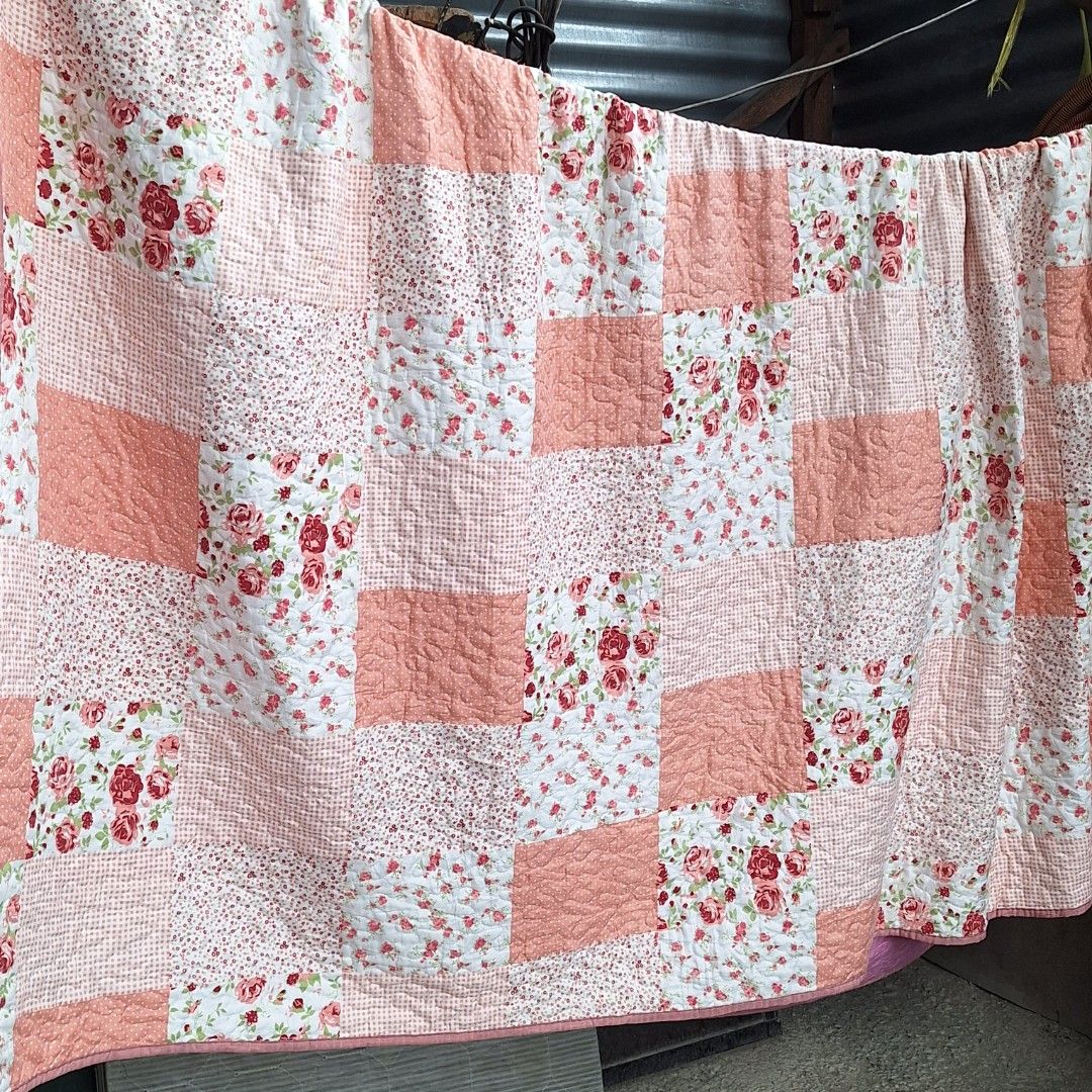 PINK QUILT PATCHWORK COMFORTER (Category: Bedding & Towels) located in Mandaluyong City. Submitted by strawfhairy (Listing ID 1446685761, Image 3). Description: interest check for this pink quilt patchwork comforter? 𓂃 𓈒𓏸🪷 ~ mine for 699 + sf (AU) ~ malaki size.