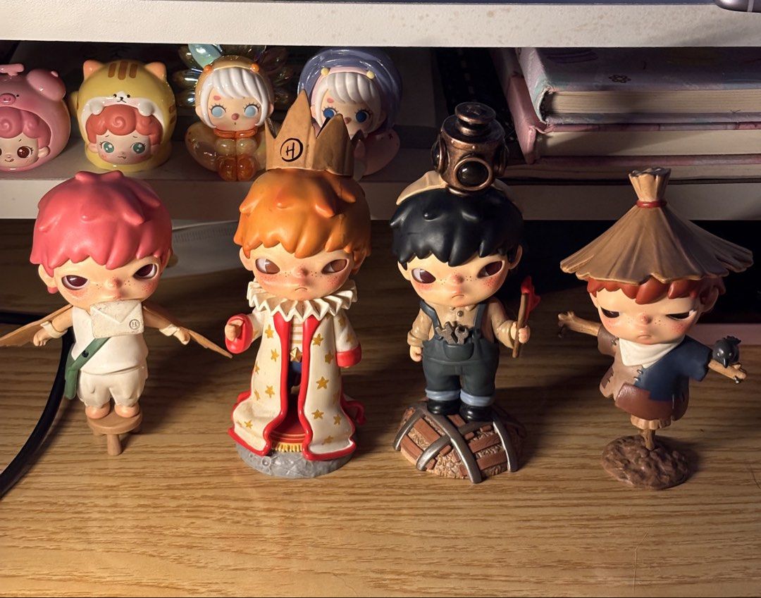POP MART Hirono Figures (Category: Designer & Blind Box Toys) located in Manila. Submitted by margarital17893 (Listing ID 1446901169, Image 1). Description: POP MART Hirono Figures Available: * The Little Prince – ₱550 * The King – ₱550 * The Lamplighter – ₱550 * Scarecrow – ₱450 Inclusions: * ✅ Original box * ✅ Foil * ✅ Character card 📍Location: Quezon City 💯 Authentic POP MART ✨ Displayed only / Excellent condition .