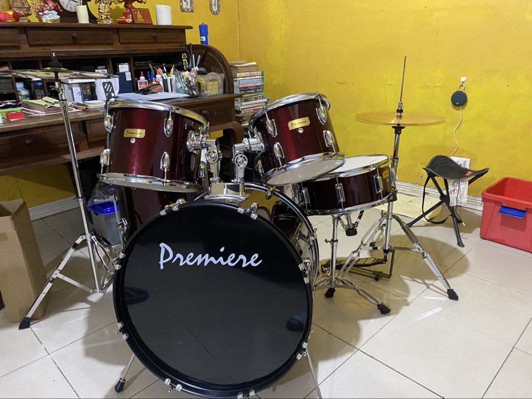 Premiere Drum Set‼️ (Category: Musical Instruments) located in Antipolo. Submitted by 777collar (Listing ID 1446805740, Image 2). Description: Used once or twice lang since bought, halos brandnew pa talaga… bought for 16k+ Wanted aralin pero walang time what you see is what you get… complete with drum throne and will include drum sticks na also. rfs: Hindi nagagamit and need to prioritize other necessities *price still negotiable 📍Antipolo Rizal