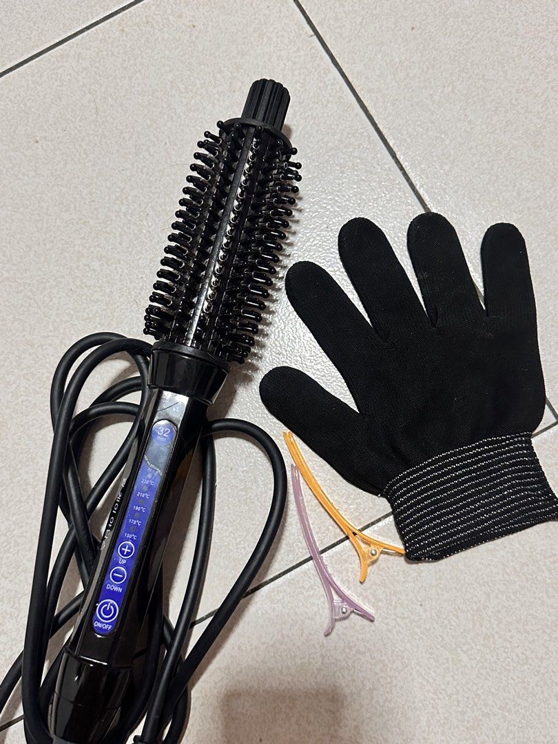 Professional Automatic Hair Curler with Accessories (Category: Hair) located in Manila. Submitted by clarapereiraa (Listing ID 1446888205, Image 2). Description: - Automatic rotating hair curler - Includes heat protection glove and hair clips - Multiple heat settings up to 230°C - Effortless styling for beautiful curls - Perfect for at-home hair styling.