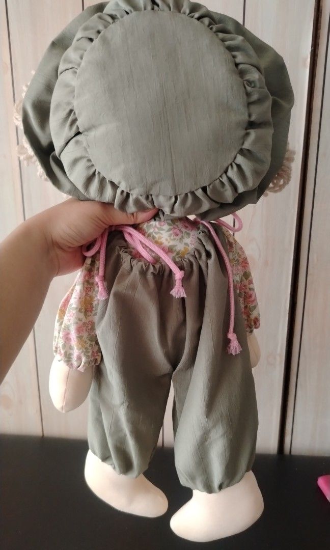 Rag Doll from Japan (Category: Plushies & Soft Toys) located in Quezon City. Submitted by wagwagan_ukay_blues (Listing ID 1446791940, Image 2). Description: from Japan in good condition Novaliches Qc stands -22".