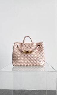 (Kategori: ) berada di . Dikirim oleh brandedboutiquez (ID iklan 1446861291, Gambar 1). Deskripsi: .