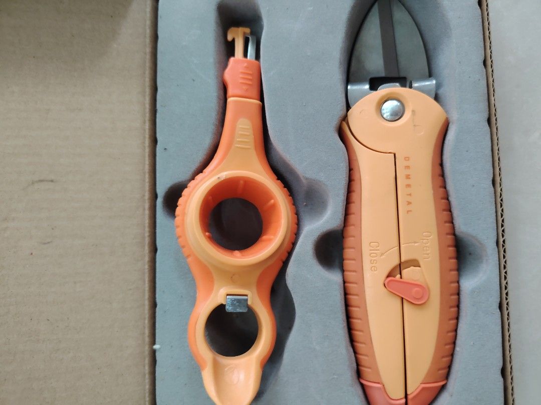 Scissor-plant or kitchen496616716884387843