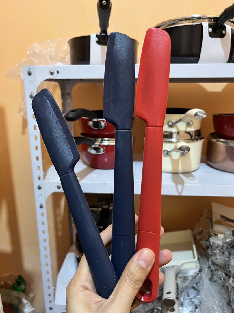 Scraper silicone (Category: Bakeware) located in Santa Rosa. Submitted by kattiepurry (Listing ID 1446845772, Image 1). Description: 10pcs available .