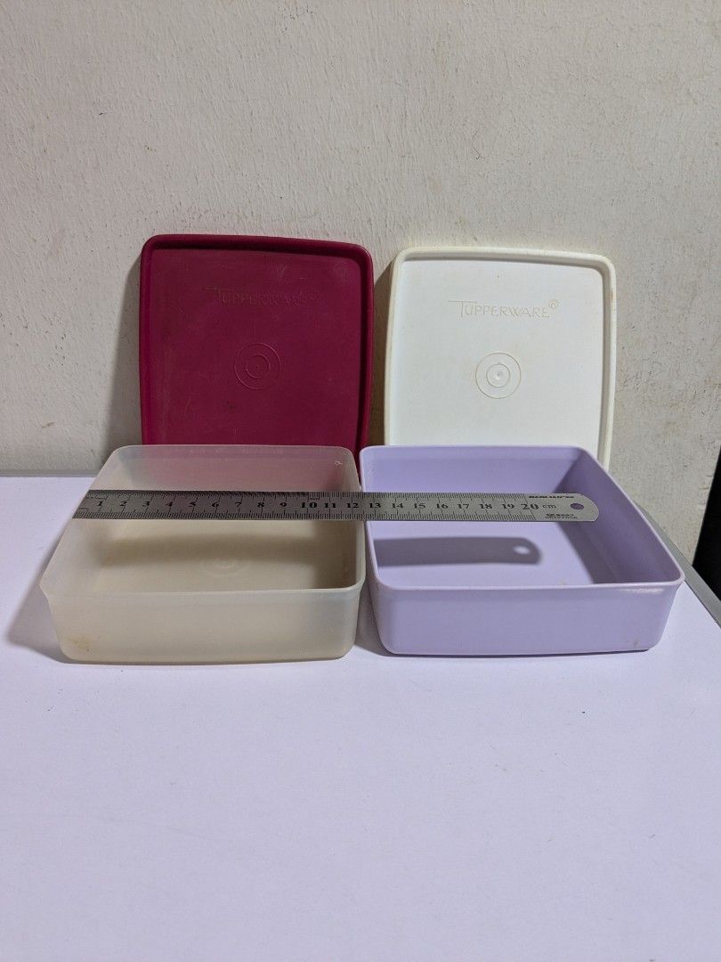 Set of 2 Tupperware Sandwich Keepers/Lunch Boxes496627358473932801