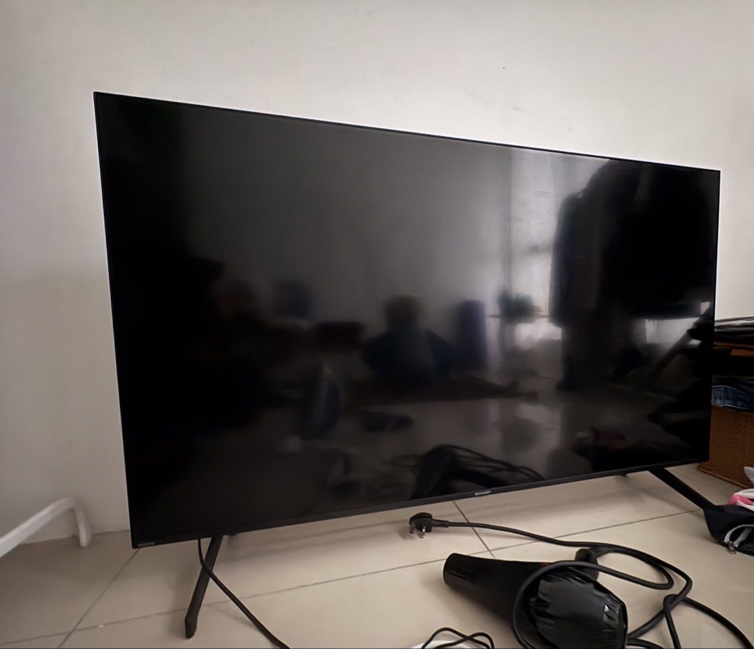 Sharp TV 50” (Category: TV) located in Petaling Jaya. Submitted by virjess (Listing ID 1446734579, Image 1). Description: - Sharp TV - Good size for living room or bedroom - Large and clear screen - Comes with stand - Reason to sell: moving out .