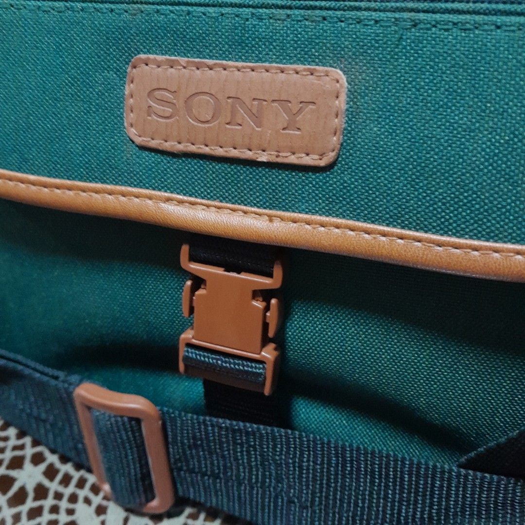 Sony Camera Bag (Category: Camera Bags & Carriers) located in Las Pinas. Submitted by 84vintage (Listing ID 1446728976, Image 2). Description: Actual photos posted. Please examine them carefully as they are part of the description. --📌 MUST READ Before Dealing with us 📌-- ⚠️Price is posted. No lowballs please. ⚠️Vintage items are only sold As Is Where Is. If you want new items without any flaws, you can buy at the mall. Please manage your expec