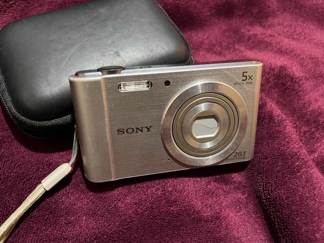 Sony Digital Camera 5x Optical Zoom 20.1 MP Silver (Category: Cameras) located in Bulacan. Submitted by closetbyjuju (Listing ID 1446859585, Image 2). Description: Sony Cybershot Dsc 800 🏷️6,500 - 20 MP - 5x optical zoom - CCD censor - Has a lot of diff. scene modes and effects - NO ISSUE - 9/10 ✨✨✨✨ 📦Inclusions: • Unit • Battery • Case • Strap • Clip Charger MODE OF PAYMENT: GCASH strictly no return & no refund policy..