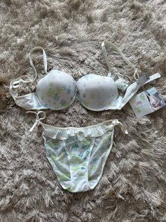 (Category: ) located in . Submitted by edeloves2shop (Listing ID 1446746943, Image 1). Description: .