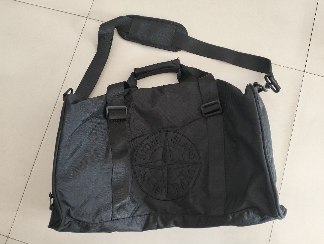 Stone Island duffle bag (Category: Sling Bags) located in San Carlos City. Submitted by guioverlua72920 (Listing ID 1446779721, Image 1). Description: stone island trainer duffle bag excellent condition no issue ₱2000 free shipping location San Carlos city Negros Occidental.