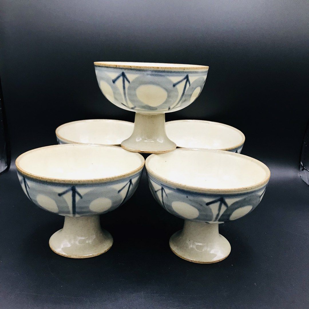 Stoneware Footed Dessert Bowls (Category: Dinnerware & Cutlery) located in Baao. Submitted by all.things.japan (Listing ID 1446830807, Image 3). Description: .