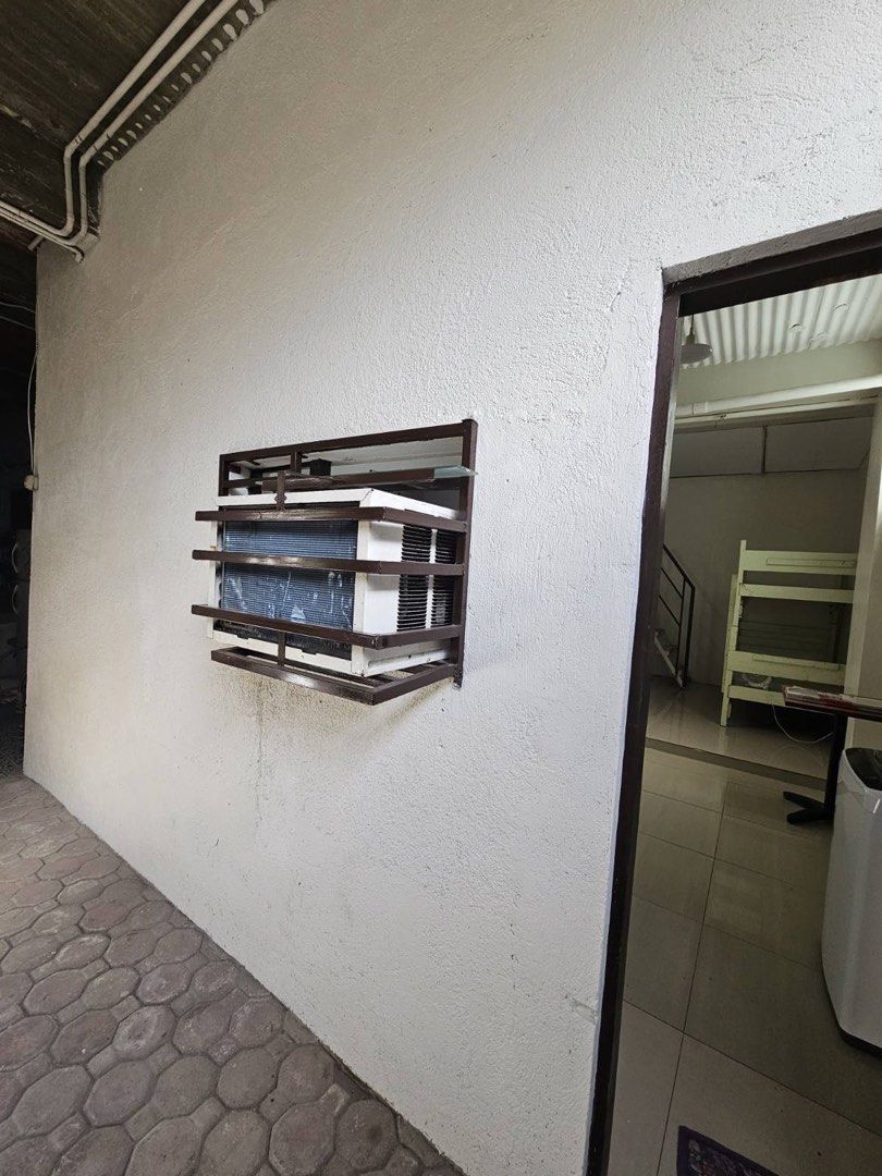 Studio Type Unit (Category: Room Rentals) located in Quezon City. Submitted by fast_chelliey (Listing ID 1446722419, Image 3). Description: 1 studio type unit with own kitchen and toilet, 1 month advance,1 month deposit & 5k security deposit..near Sta Lucia Mall, LRT station of Marikina/Pasig station..pm for more inquiry...