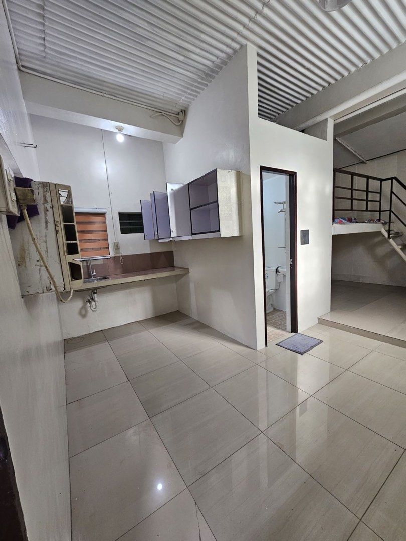 Studio Type Unit (Category: Room Rentals) located in Quezon City. Submitted by fast_chelliey (Listing ID 1446722419, Image 1). Description: 1 studio type unit with own kitchen and toilet, 1 month advance,1 month deposit & 5k security deposit..near Sta Lucia Mall, LRT station of Marikina/Pasig station..pm for more inquiry...