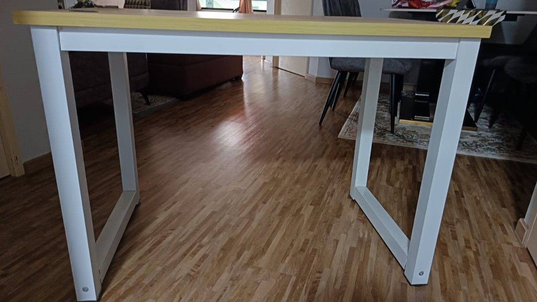 Study table (Category: Tables & Sets) located in Singapore. Submitted by yaznsam (Listing ID 1446750033, Image 3). Description: Study table 100cmx60cm.