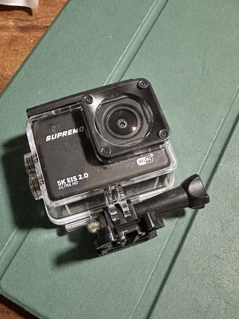 Supremo Air 5K Action Camera with Waterproof Case (Category: Cameras) located in Taguig. Submitted by engrcj (Listing ID 1446801261, Image 1). Description: NEVER USED. GOOD AS BRAND NEW. - Record stunning 5K video at 30 FPS. - Capture incredible detail with 64MP photos. - Experience smooth, stable footage with 6-axis gyroscope stabilization. - Waterproof up to 30 meters with the included case. - Easily connect and share with built-in WiFi. - Idea