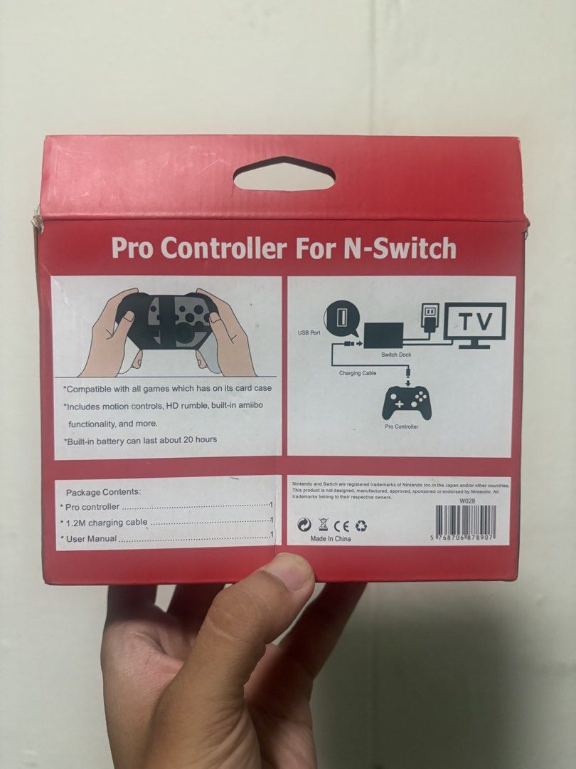 Switch controller (Category: Nintendo) located in Singapore. Submitted by asdfghjkl123456789021 (Listing ID 1446854788, Image 2). Description: Used only once.