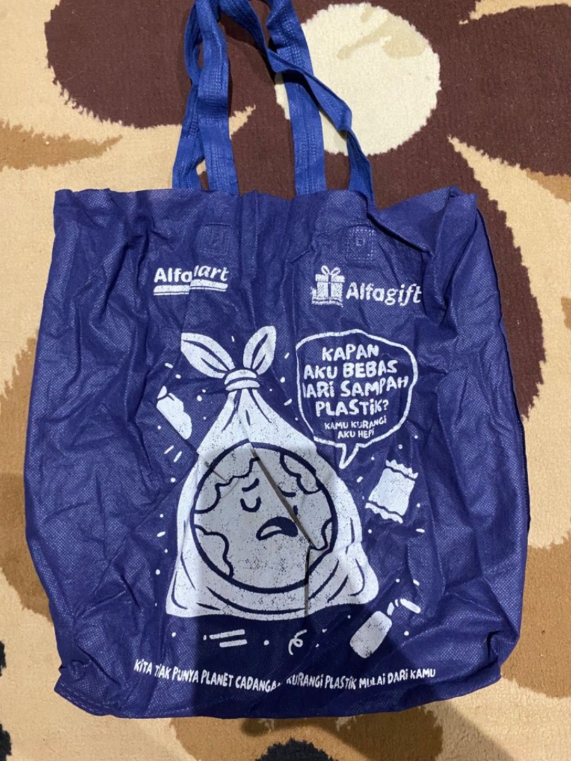 Tas Kain Alfagift (Kategori: Perabotan Rumah) berada di Tangerang. Dikirim oleh hskxa (ID iklan 1446850019, Gambar 1). Deskripsi: Tas Kain Alfagift.