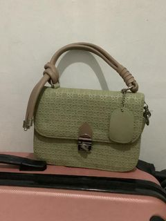 (Kategori: ) berada di . Dikirim oleh rewearshop (ID iklan 1446910390, Gambar 1). Deskripsi: .