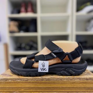 (Category: ) located in . Submitted by sneakers.too (Listing ID 1446909531, Image 1). Description: .