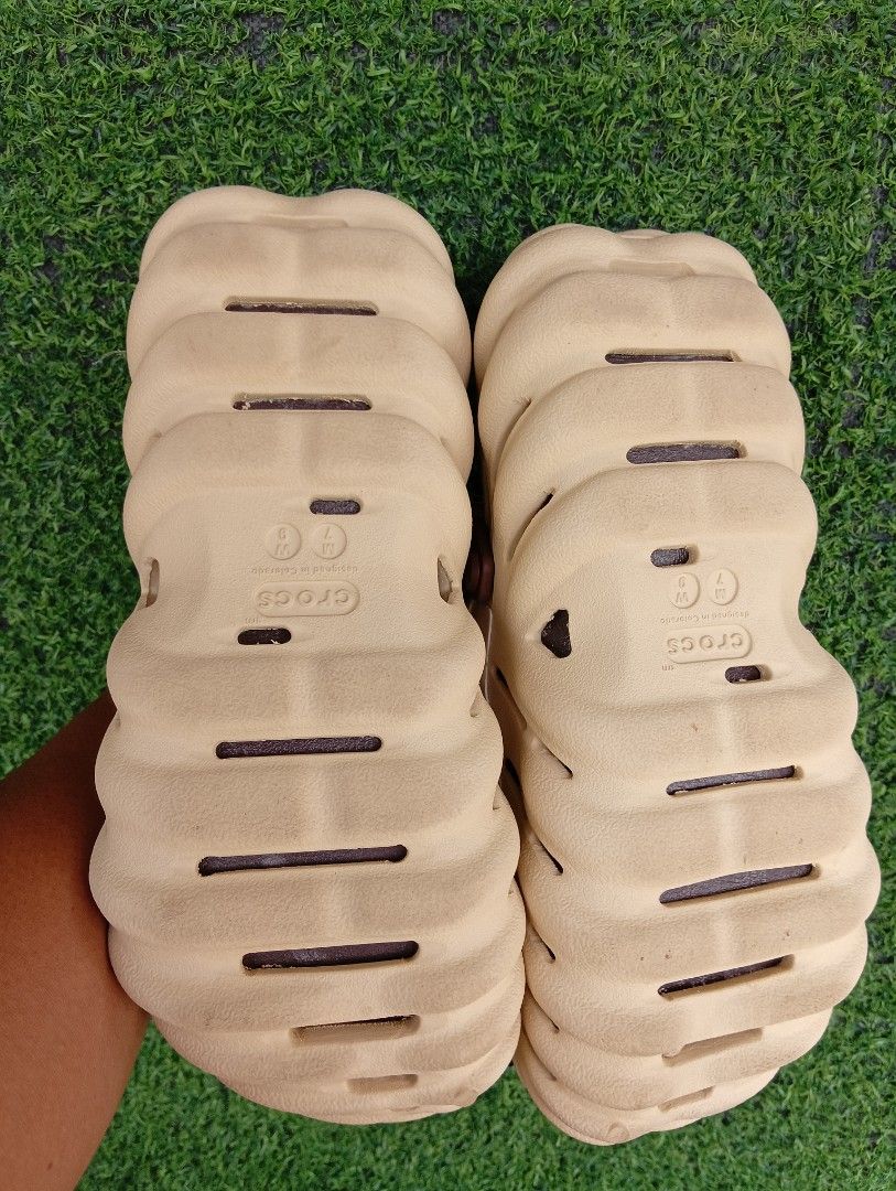 The Crocs™ Brown Echo Ripstop Clog (Category: Slippers & Slides) located in Dagupan City. Submitted by kickversethrift (Listing ID 1446868722, Image 2). Description: The Crocs™ Brown Echo Ripstop Clog size: 7 US 40 EUR 25 CM condition: LIKE NEW issue: MISSING UNG COVER SA HARAP price: 2200 free shipping.