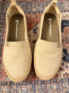 (Category: ) located in . Submitted by PrelovedisReloved (Listing ID 1446851670, Image 1). Description: .