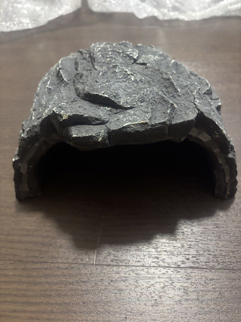 Turtle platform (medium) (Category: Homes & Other Pet Accessories) located in Singapore. Submitted by andychen (Listing ID 1446903897, Image 2). Description: 25 cm turtle tortoise basking platform .