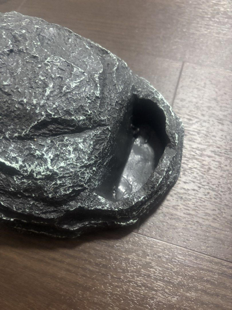 Turtle platform (Small) (Category: Homes & Other Pet Accessories) located in Singapore. Submitted by andychen (Listing ID 1446903744, Image 3). Description: 20cm length For turtle/tortoise basking.