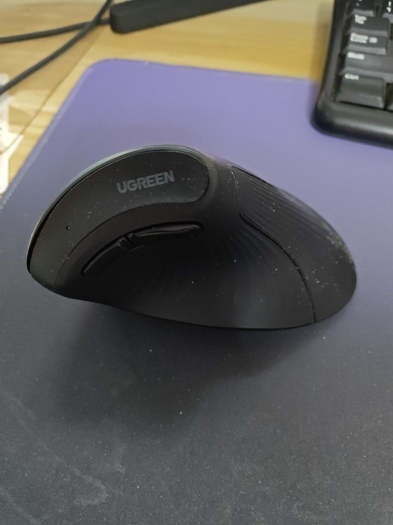 UGREEN Dual Mode Vertical Mouse 4000 DPI Wireless Bluetooth496165772895856642