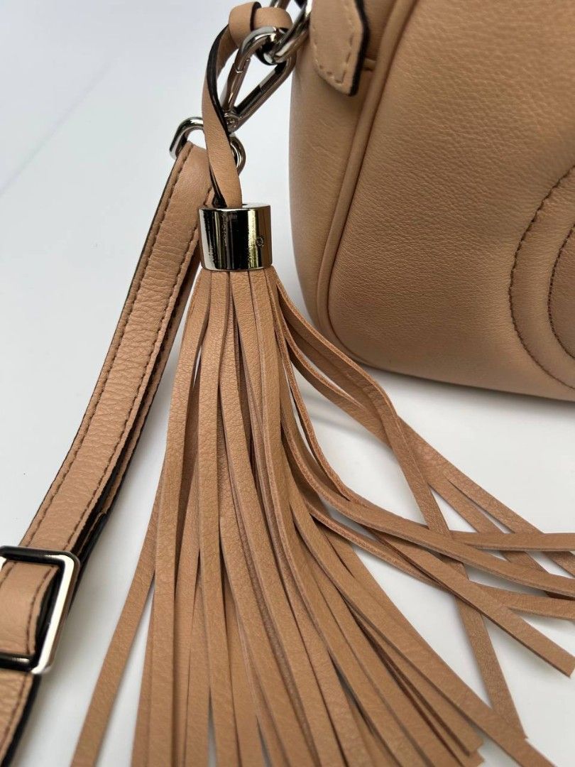 Valentino Cross Body Bag (Category: Luxury Bags & Wallets) located in Quezon City. Submitted by cornelle_luxuryph (Listing ID 1446750346, Image 3). Description: 💕 Valentino by Mario Valentino crossbody bag - Mia Sauvage model Color - beige Condition: 9/10, Excellent Inclusion: long strap Price: 8,800 pesos only 100% authentic | Money back guarantee.