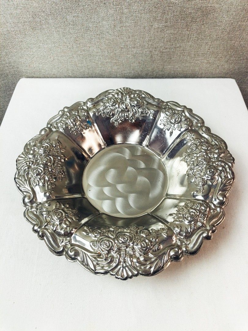 Vintage Ornate Serving Bowl (Category: Dinnerware & Cutlery) located in Baguio. Submitted by rustyribbon (Listing ID 1446788382, Image 1). Description: ornate silver tone fruit bowl art nouveau style, floral stamped and scalloped edges 2" tall, 12" dia, with sou 400 +sf mop: gcash/maya mod: j&t payo .