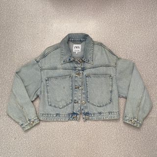 (Category: ) located in . Submitted by staple.depop (Listing ID 1446775459, Image 1). Description: .
