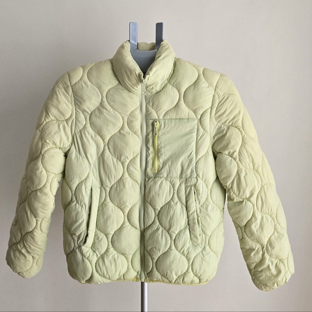 Zara Quilted Puffer Jacket Light Yellow Size 11-12 (Category: Coats, Jackets and Outerwear) located in Muntinlupa City. Submitted by prelovedby.maria (Listing ID 1446799284, Image 1). Description: - Zara light yellow quilted puffer jacket - Size: 11-12 years (CM 152) - Made in Vietnam - Features zip-up front - Includes a chest pocket with zip - Ideal for cooler weather - Easy to wear and style.