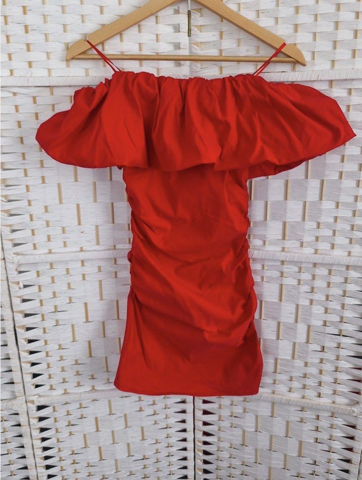 Zara RED off shoulder dress (Category: Dresses) located in Taguig. Submitted by cheks07 (Listing ID 1446771954, Image 1). Description: Zara red off shoulder dress ❣️ Size small Brand new with tag No when worn photos, just look at the posts and check it online Stretchy.
