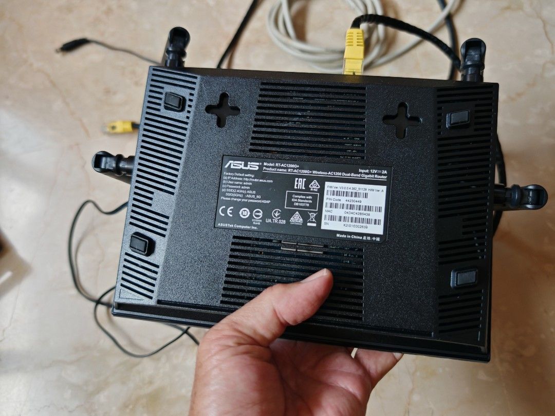 2 units of Asus networking routers.472884662670479365