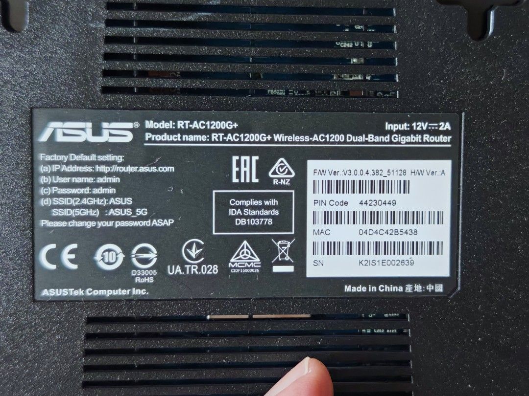 2 units of Asus networking routers.472884662670479366