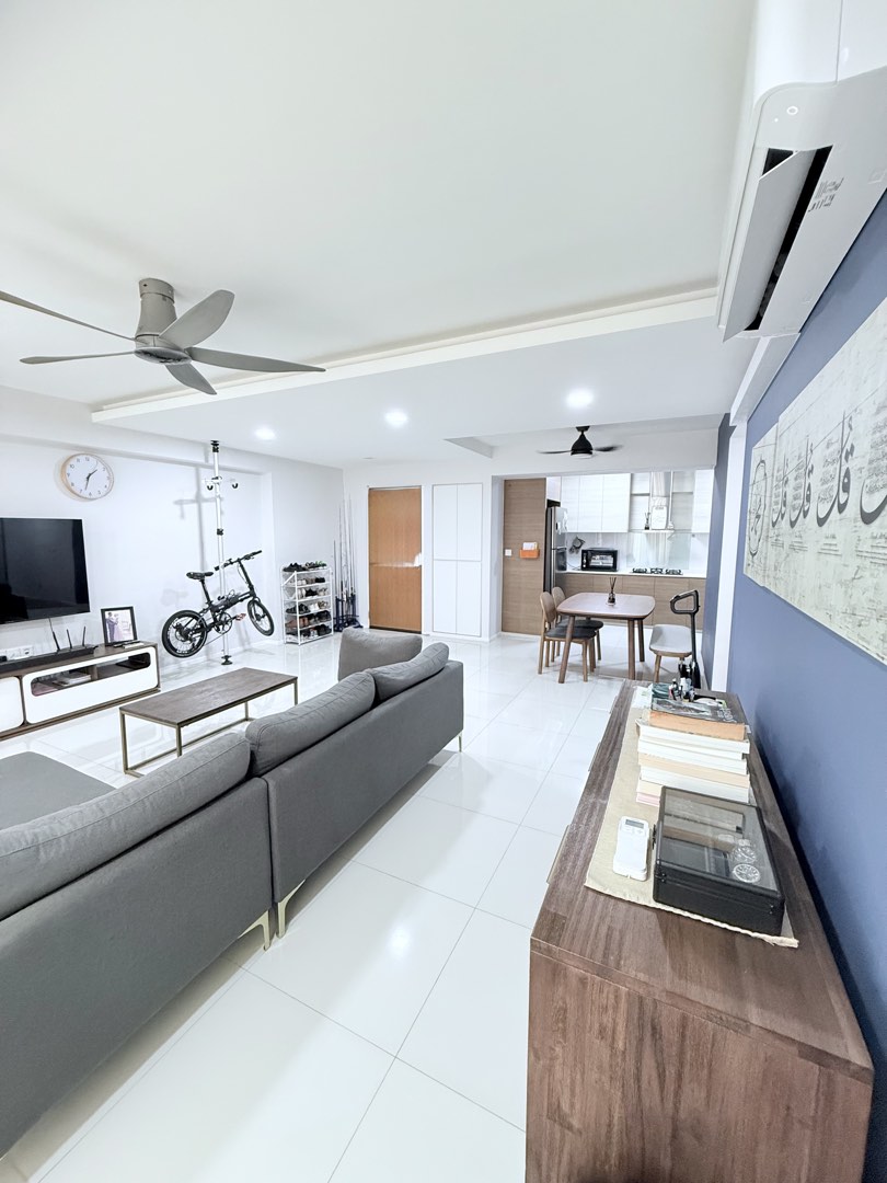(Category: ) located in . Submitted by sqraudha (Listing ID 1441782182, Image 1). Description: .