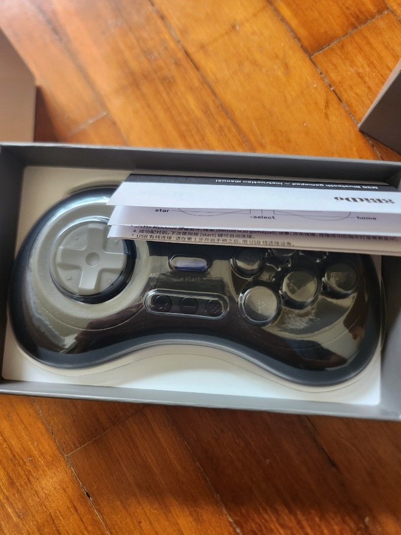 8bitdo m30 bluetooth controller (Category: Controllers) located in Singapore. Submitted by flowerhafin (Listing ID 1441831099, Image 3). Description: 6 buttons controller. use a few times and keep it since long ago..