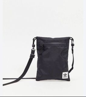(Category: ) located in . Submitted by shopauthentically (Listing ID 1441931349, Image 1). Description: .