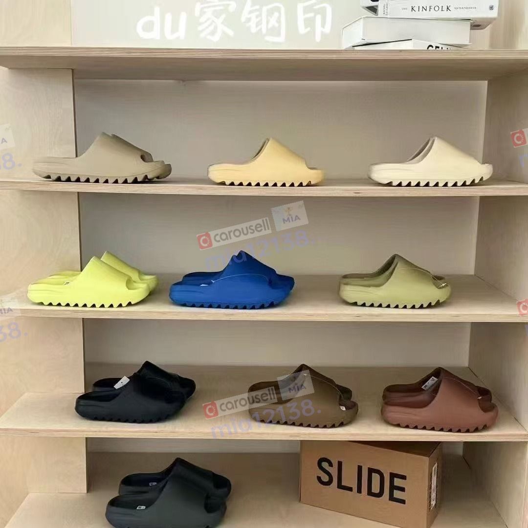 🩴Adidas Originals Yeezy Slide Versatile EVA Sandals, Unisex (Category: Flipflops and Slides) located in Singapore. Submitted by mia12138 (Listing ID 1441853715, Image 3). Description: 👞 Size Euro 36-45 👞 ✈️ Free shipping ✈️ 👀 Pre order Delivery10-12 days 👀 👉 All pictures take by real product 👈 👉 Other style and size Pm for details 👈 🚶‍♂️ Follow me ,Everyday Update New Style 🚶‍♂️.