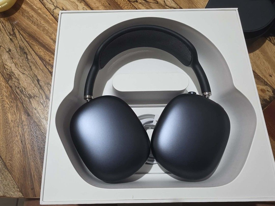 Apple AirPods Max with Smart Case - Midnight Blue (Category: Headphones & Headsets) located in Manila. Submitted by dyezzzika (Listing ID 1441627888, Image 1). Description: - Apple AirPods Max (Midnight Blue) - Includes original box and smart case NEGOTIABLE Are you Looking for the ultimate listening experience? These AirPods Max deliver incredible sound quality and premium comfort. Perfect for working, traveling, or relaxing. Top Features You’ll