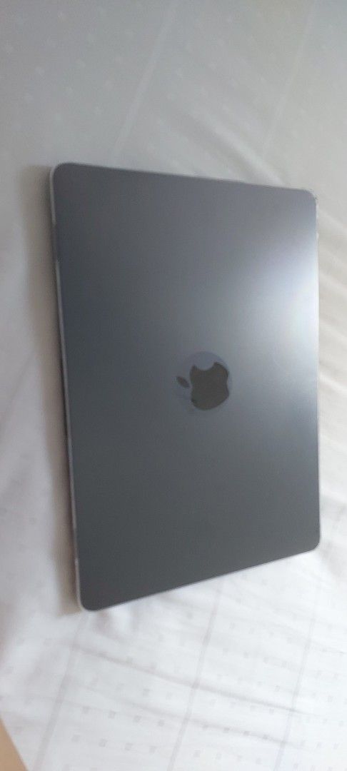 Apple MacBook Air Midnight M2 Chip 13-inch472879171351367680