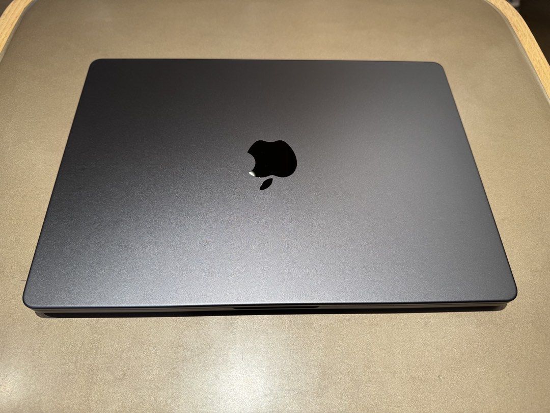 Apple MacBook Pro 14-inch Space Grey M5 chip
