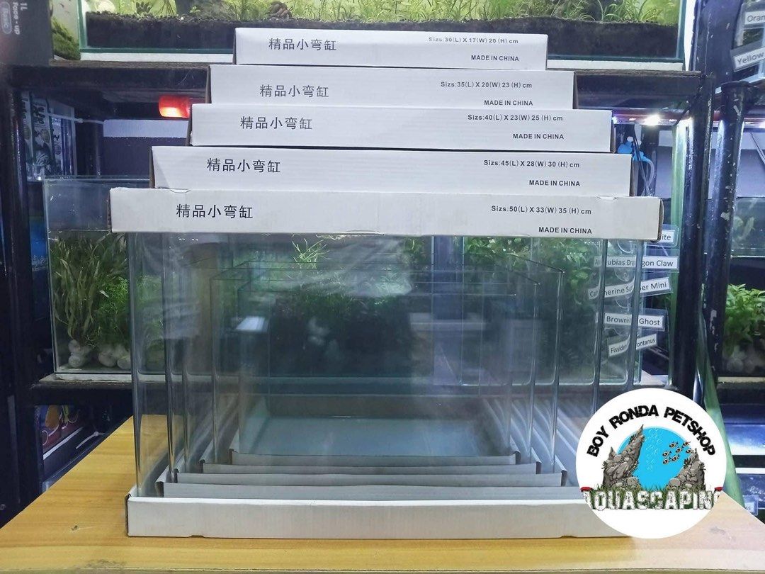 Aquarium Tank 15 Gal (Category: Homes & Other Pet Accessories) located in Caloocan City. Submitted by Limsoc (Listing ID 1441952250, Image 3). Description: Has algae on glass 50cm x 32cm x 34cm Bought for P2,200.