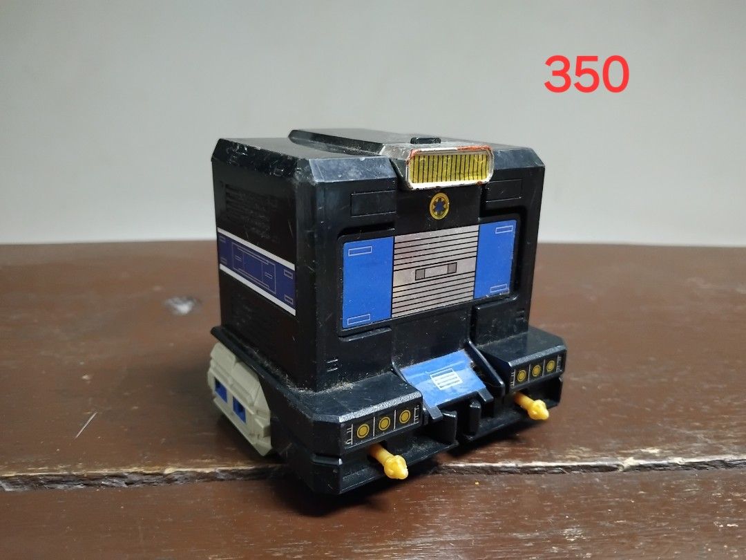 Assorted Toy Robot Parts - Black, Red, Silver, Yellow (Category: Action & Battle Toys) located in San Fernando. Submitted by imlikeabird (Listing ID 1441913304, Image 1). Description: refer to the photos above .