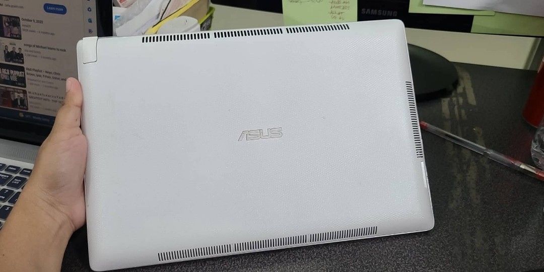ASUS Slate EP121 Tablet Intel Core i5 128GB SSD Windows 10 Pro (Category: Laptops & Notebooks) located in Naga. Submitted by nobita_1807 (Listing ID 1441895564, Image 3). Description: - ASUS Slate EP121 Tablet - Processor: Intel Core i5 CPU U 470 - Storage: 128GB SSD - RAM: 4GB DDR3 - Operating System: Windows 10 Pro - Screen Size: 12.1 inches - Includes: Stylus - Ideal for: Work and School issue.di matouch ng kamay ang lower part n,pag gagamitan