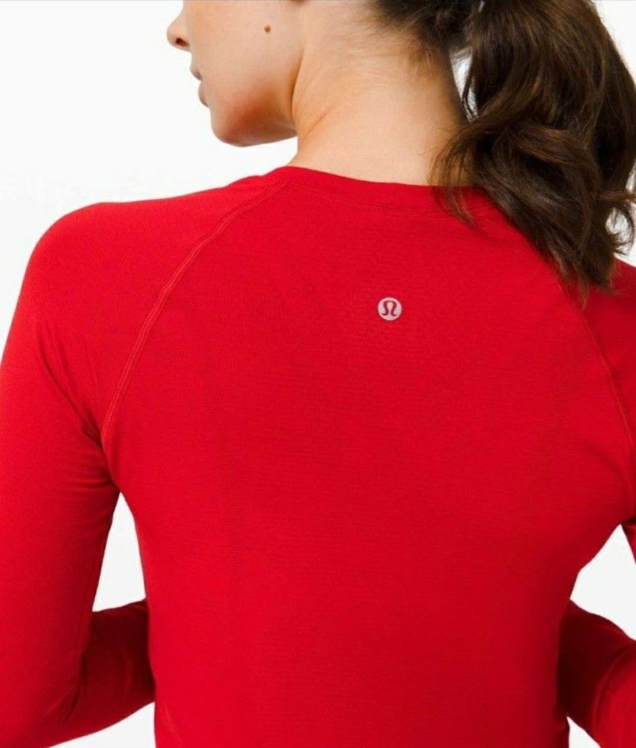 AUTHENTIC😮 LULULEMON SWIFTLY TECH 2.0,Original Price 5,000♥️🌹 (Category: Activewear) located in Manila. Submitted by tokyo.americana (Listing ID 1441824670, Image 3). Description: Armpit/ 20 Lenght/29 fittings is Large Excellent Condition, Issue:0 Message if you have any other question about sizing. We do shipping nation wide I'm also open for video call so that you can see the item you 're interested to buy. Courier, DHL, JNT,LBC Mode of payme