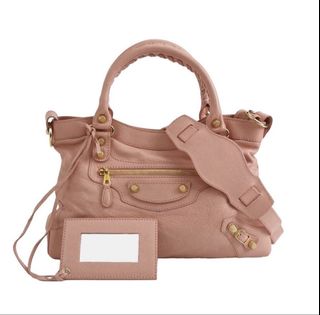 (Category: ) located in . Submitted by shopsonders (Listing ID 1440928495, Image 1). Description: .