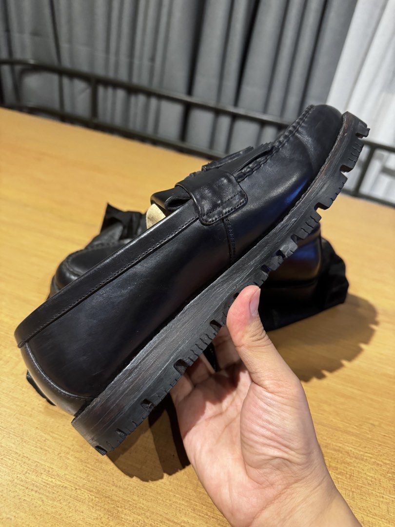 Black Leather Tassel Loafers Chunky Sole (Category: Dress Shoes) located in Mandaluyong City. Submitted by j4yw3e (Listing ID 1441890279, Image 2). Description: - This was custom-made by a Marikina shoemaker with my specifications. -Fits 26cm foot length Mens US 8-8.5 EU 41-41.5 -Stylish black leather loafers with tassel detail and modern chunky lug sole/i specifically requested for a tire like sole design. Very sturdy! - Comfortable for everyday