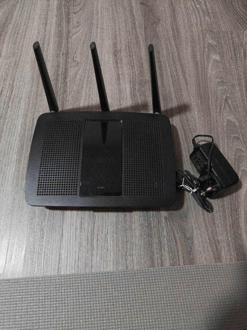 Linksys EA7500 Wireless Dual Band Router with Power Adapter